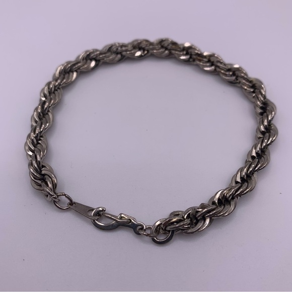 ♥️ Sale 3for$15! Silver tone twisted chain bracelet 6.75” - Picture 1 of 4